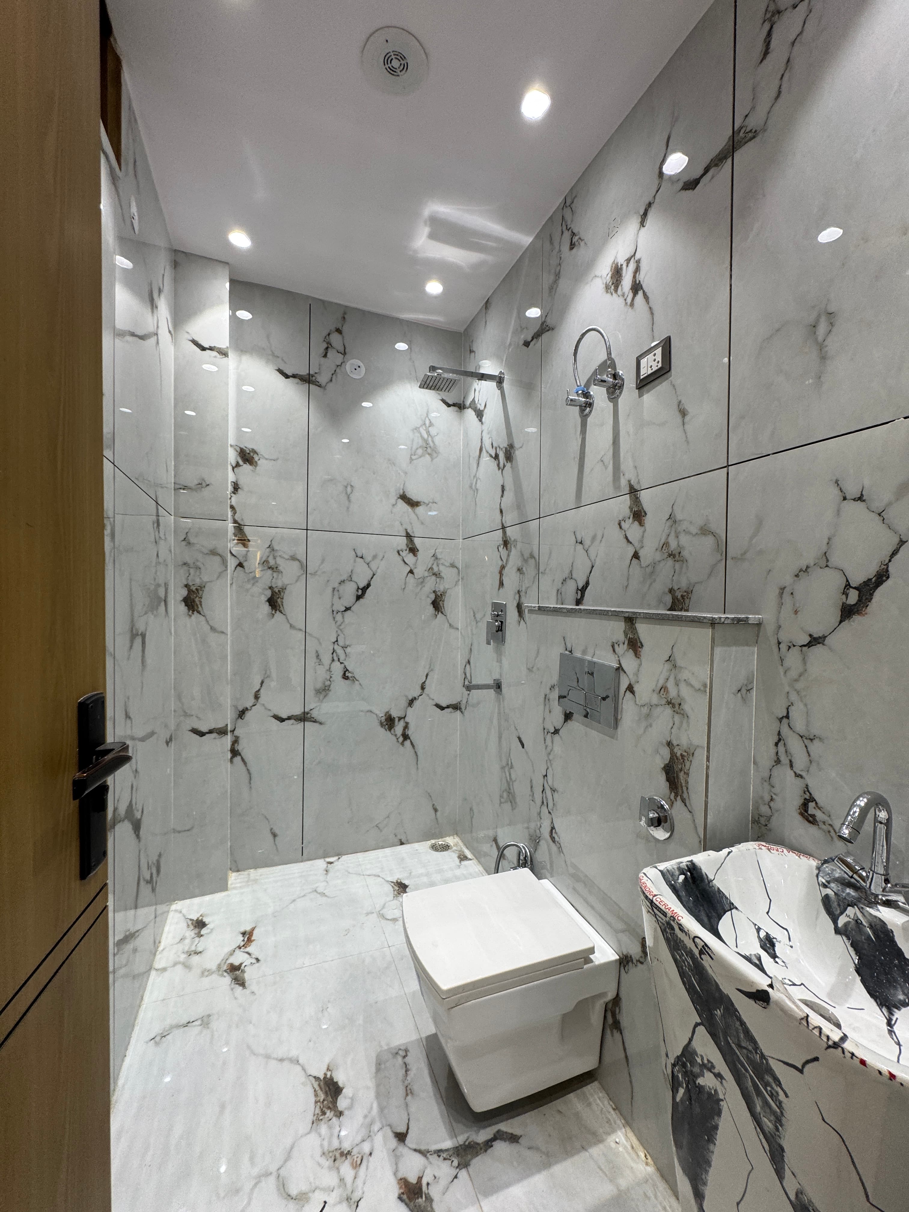 3BHK Flat for sale in Dwarka Mor thumbnail 4