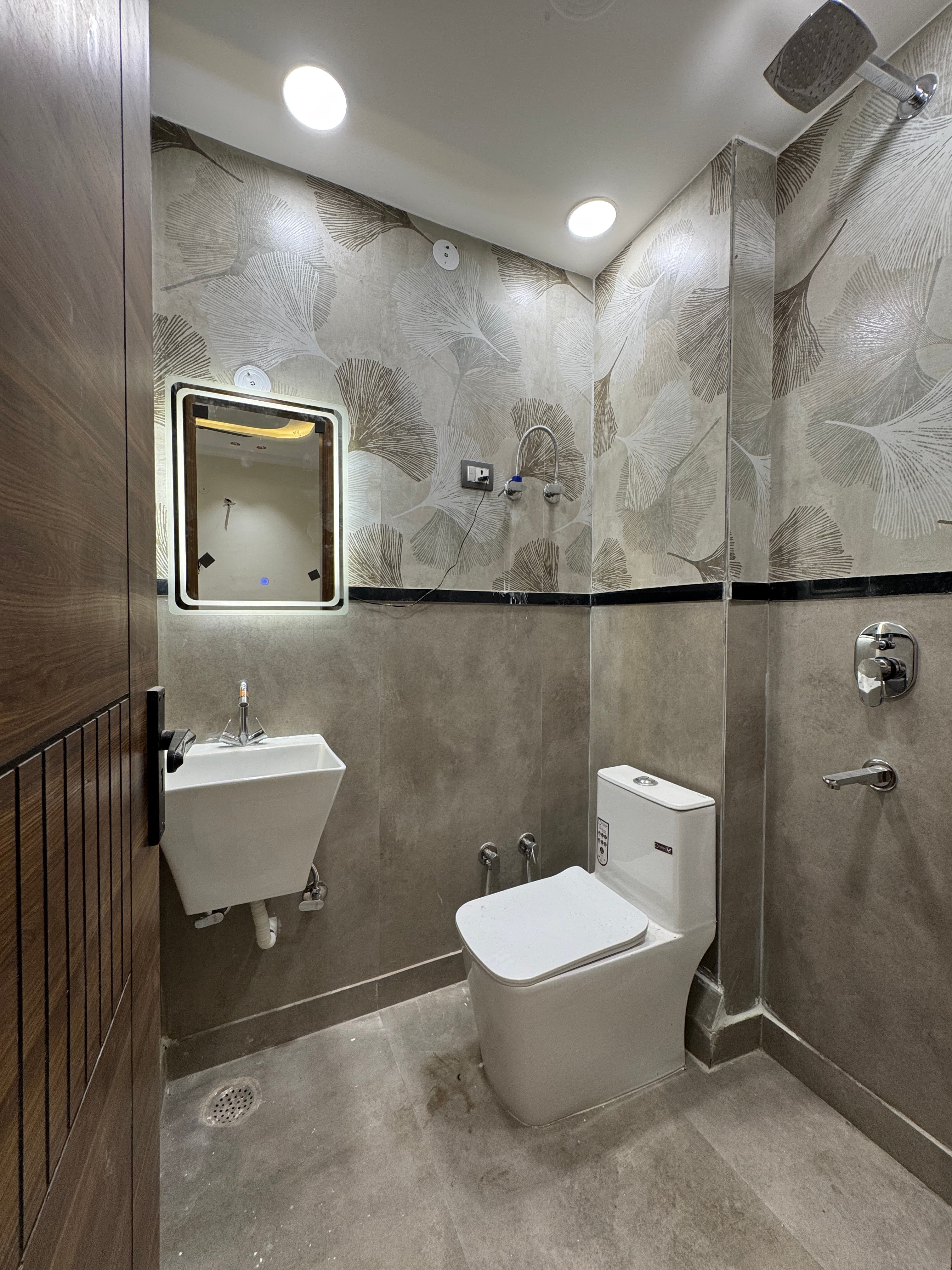 3BHK 85 GAJ FLAT FOR SALE IN DWARKA MOR thumbnail 5
