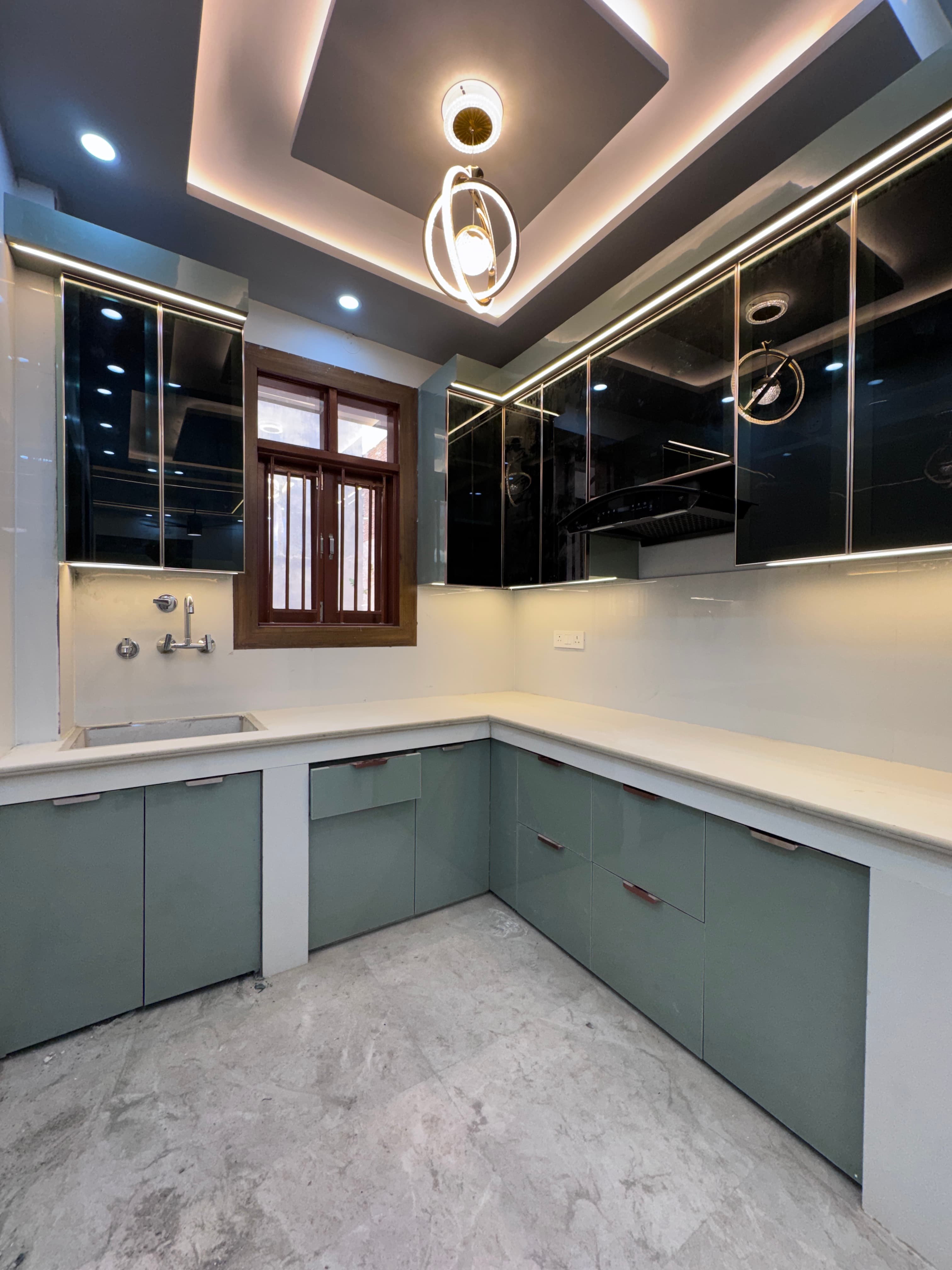 3BHK 100 Gaj Flat for Sale in Dwarka Mor | Ready to Move | Lift & Parking thumbnail 4