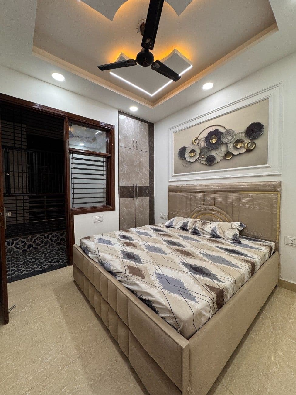 3BHK 75 Gaj Flat for Sale in Dwarka Mor | Modern & Spacious Family Home thumbnail 6