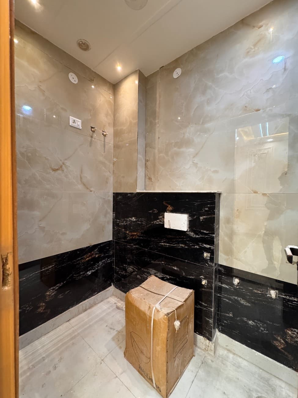 2BHK 80 Gaj Flat for Sale in Dwarka Mor | Luxury Builder Floor in Prime Location thumbnail 7