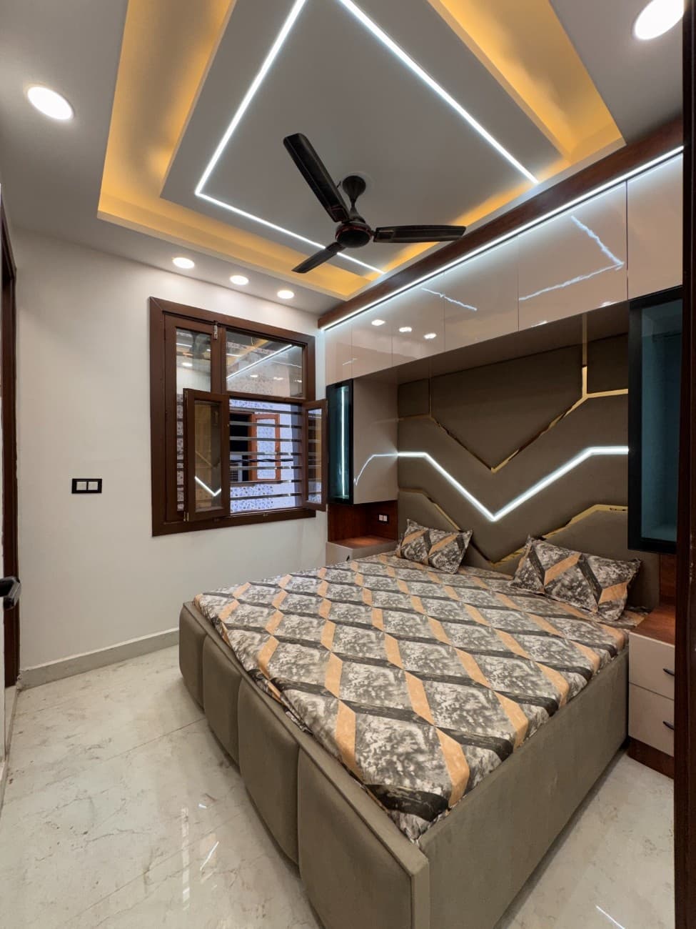2BHK 60 Gaj Flat for Sale in Dwarka Mor | Premium Builder Floor thumbnail 3