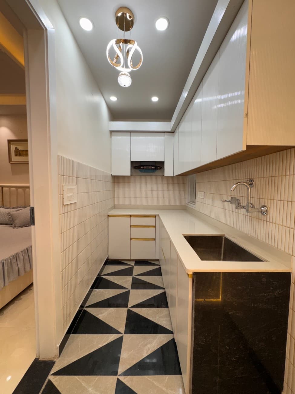 🏡 2BHK 65 Gaj Flat for Sale in Dwarka Mor thumbnail 4