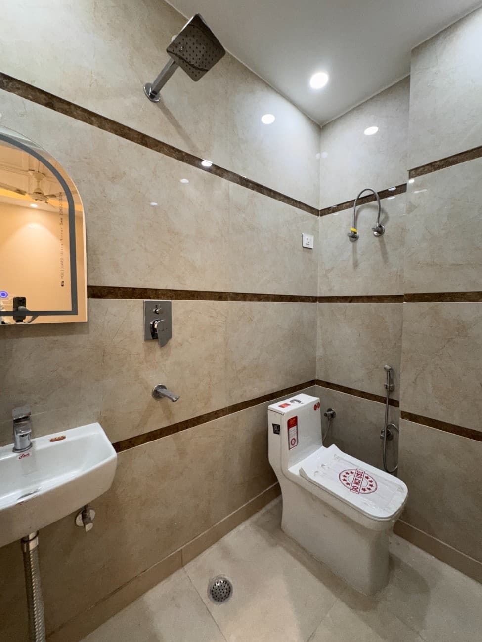 🏡 2BHK 65 Gaj Flat for Sale in Dwarka Mor thumbnail 7