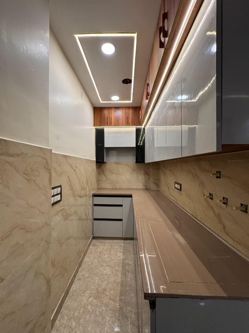 1BHK Flat for Sale in Dwarka Mor – Your Dream Home Awaits! thumbnail 2