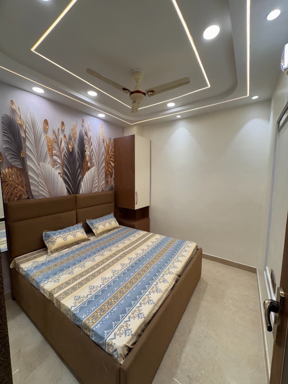3BHK 80 Gaj Flat for Sale in Dwarka Mor | Ready to Move thumbnail 2