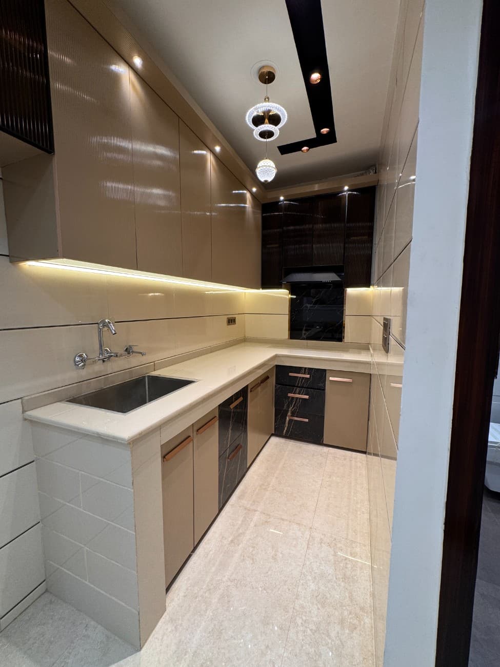 3BHK 80 Gaj Flat for Sale in Dwarka Mor | Ready to Move thumbnail 3