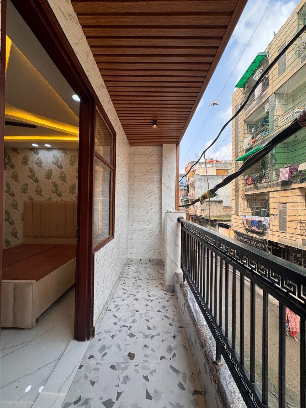 3BHK 90 Gaj Flat for Sale in Dwarka Mor thumbnail 7