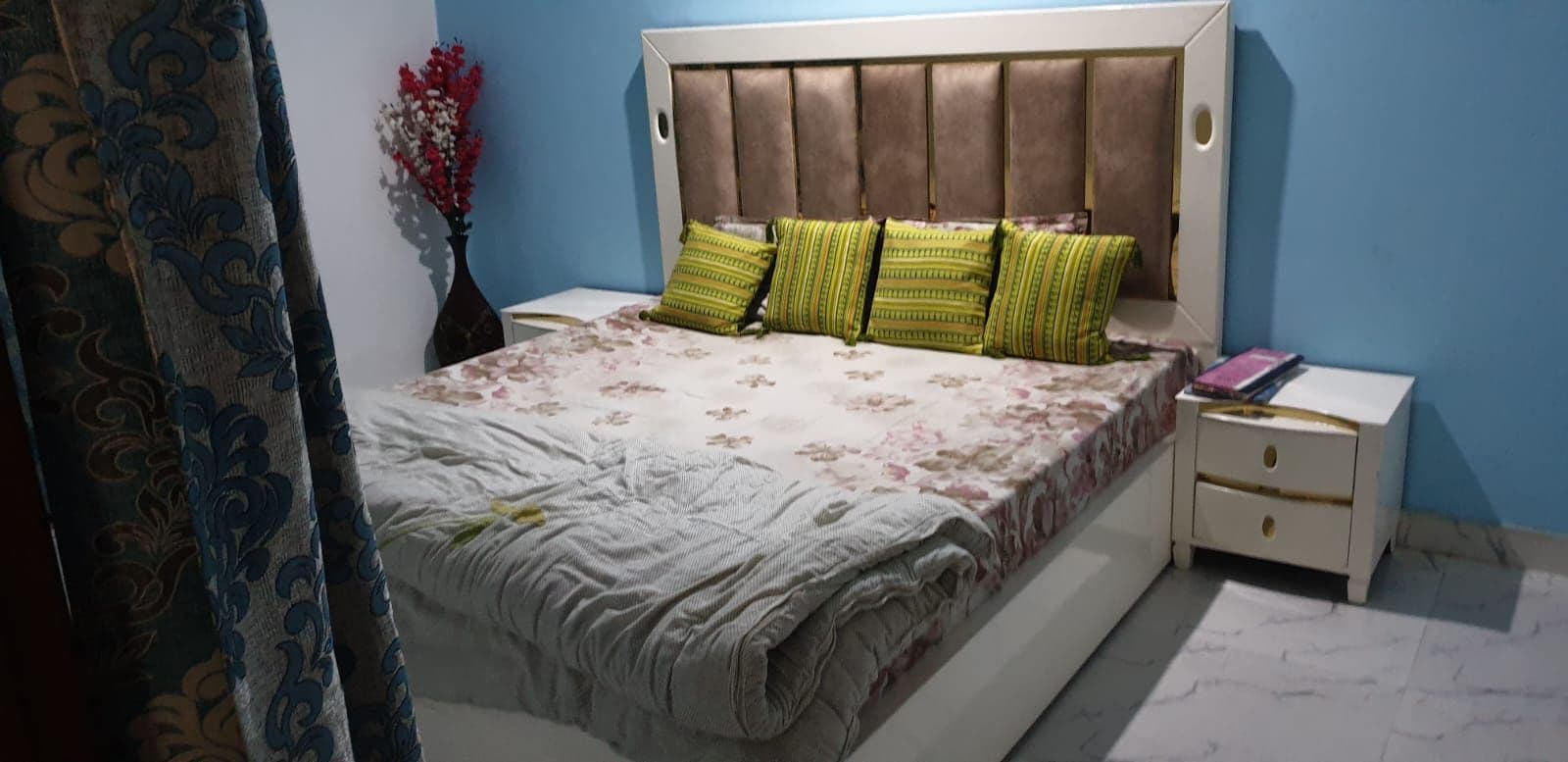 Compact residential 3bhk floor at dwarka mor thumbnail 4