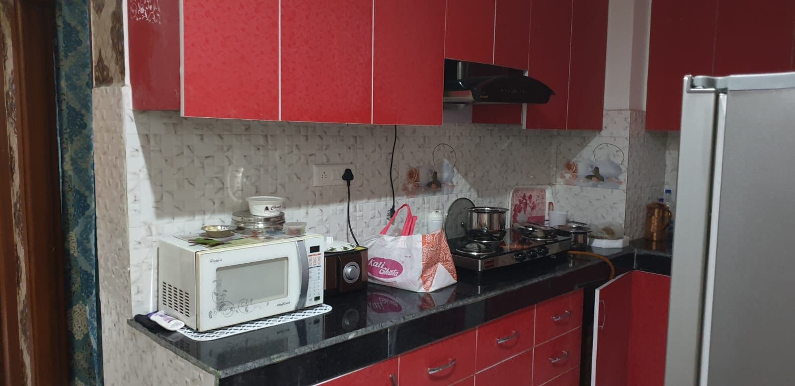 Compact residential 3bhk floor at dwarka mor thumbnail 5