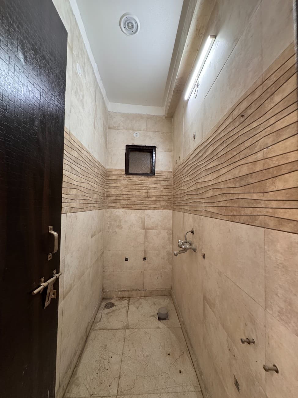 2 BHK 60 Gaj Flat for Sale in Dwarka Mor thumbnail 3