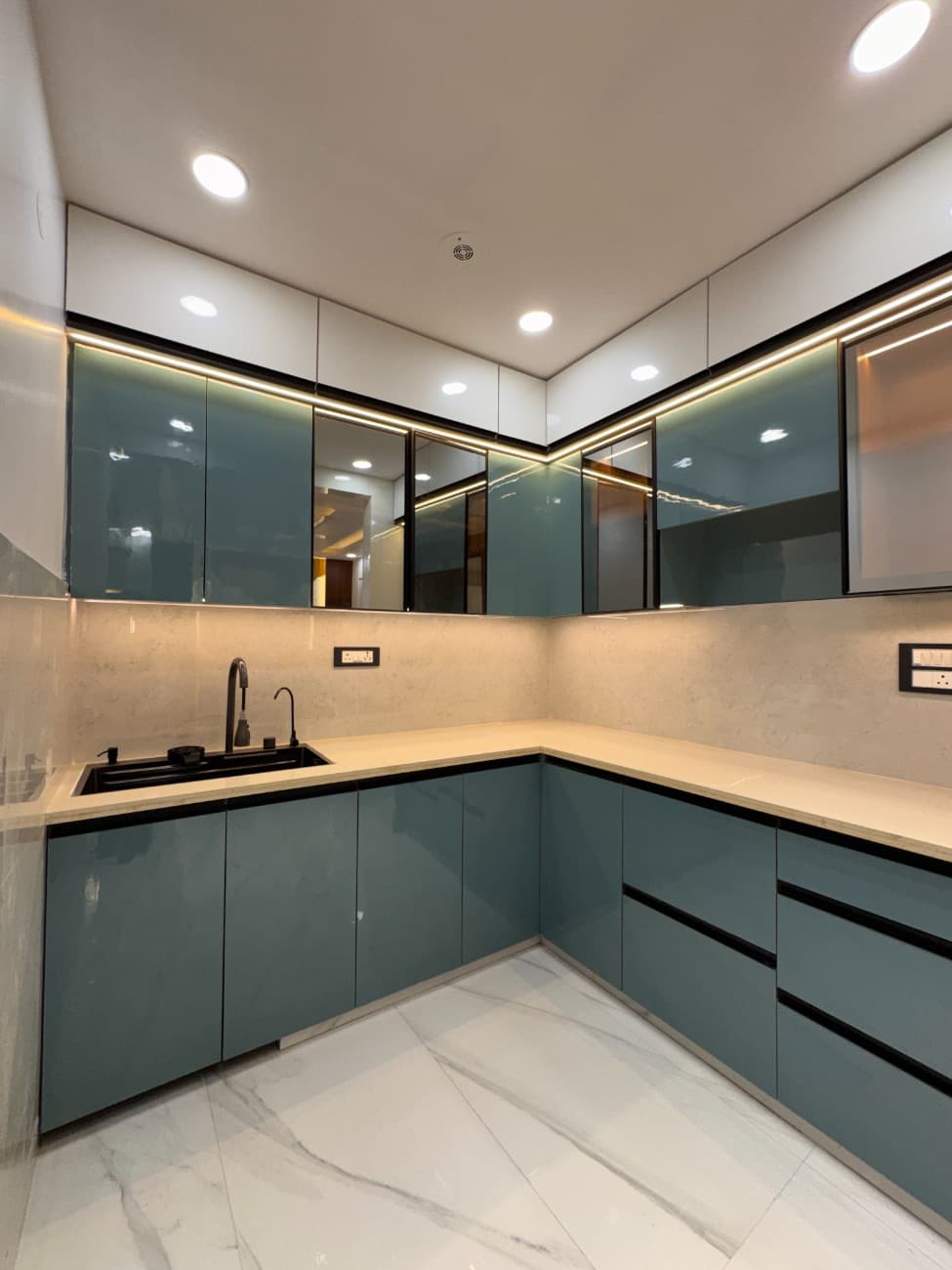 3BHK 100 Gaj Flat for Sale in Nangli thumbnail 5