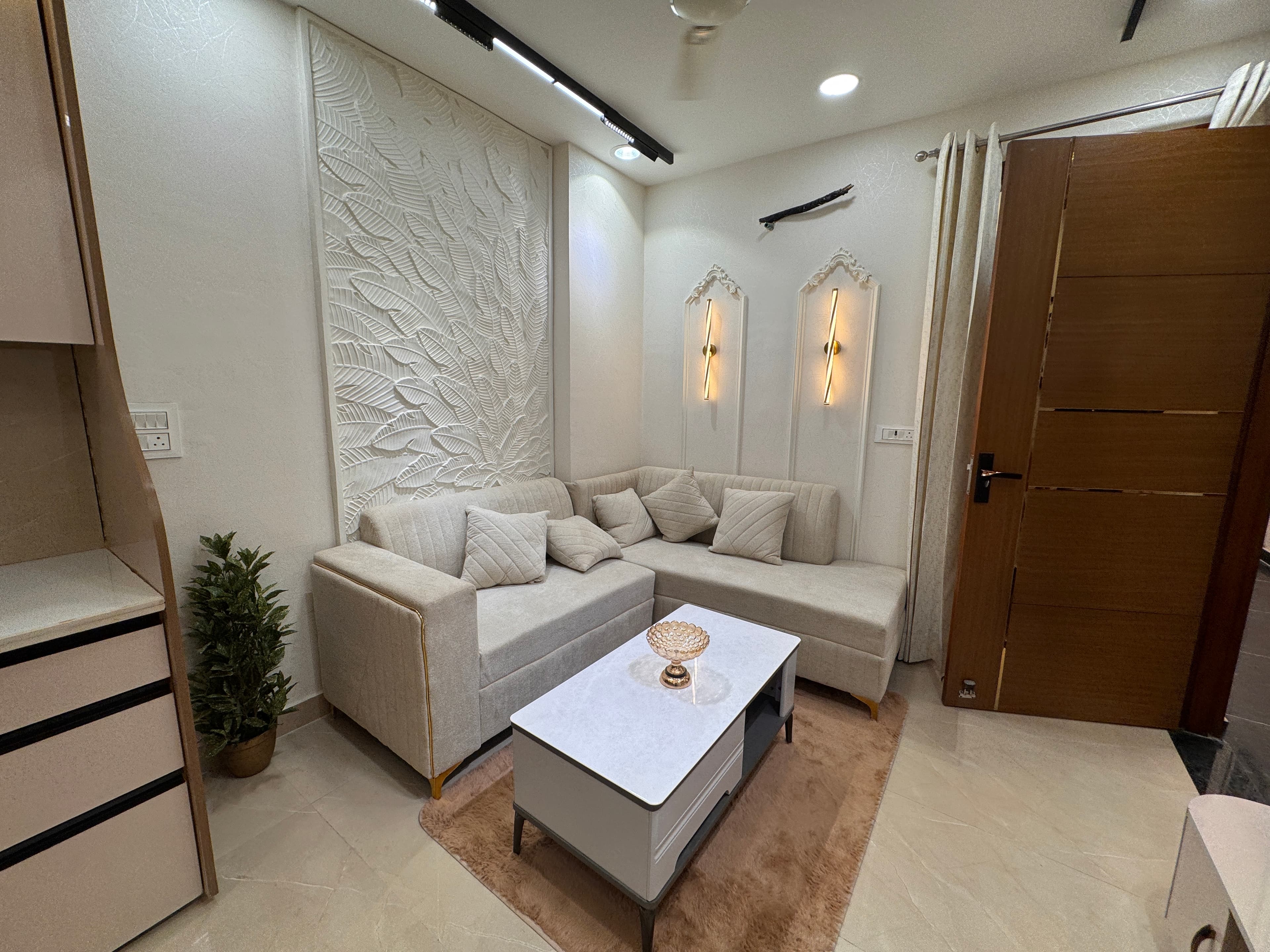 Ready to Move 2BHK Flat for Sale in Dwarka Mor Delhi thumbnail 5